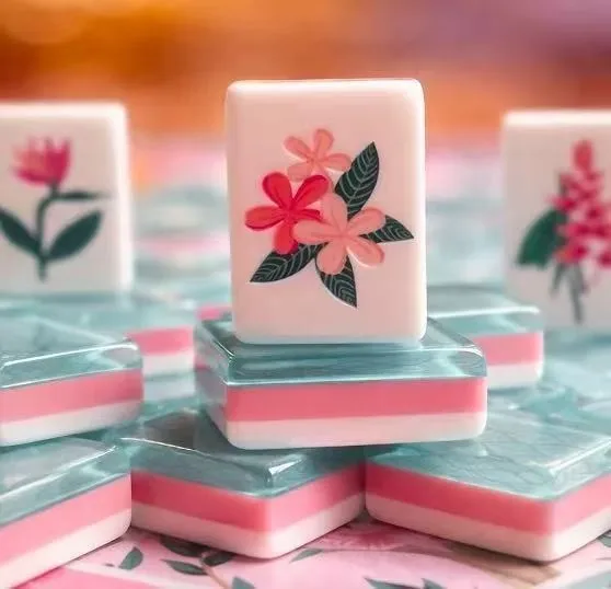 American Mahjong Set Luxury 3‑Layer Acrylic Tiles Tropical Floral Pattern Personalized Outdoor Game Kit for Home Gift