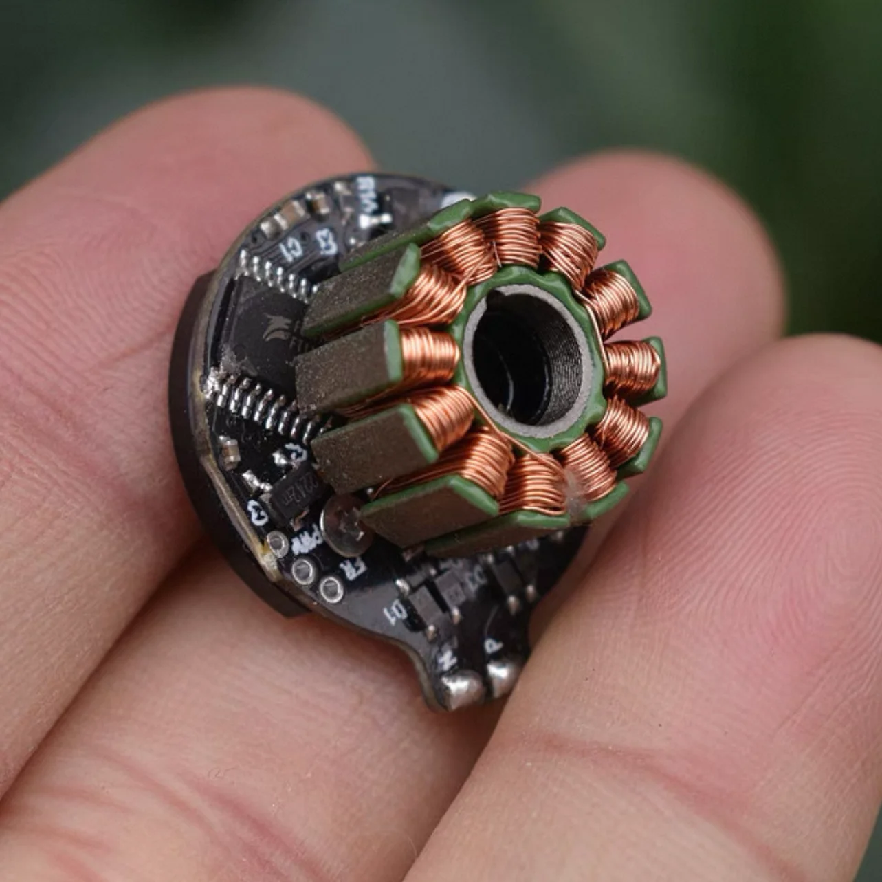 울트라 마이크로 20MM 외부 로터 브러시리스 모터 볼 베어링 DC5V-6V 내장 드라이버 보드