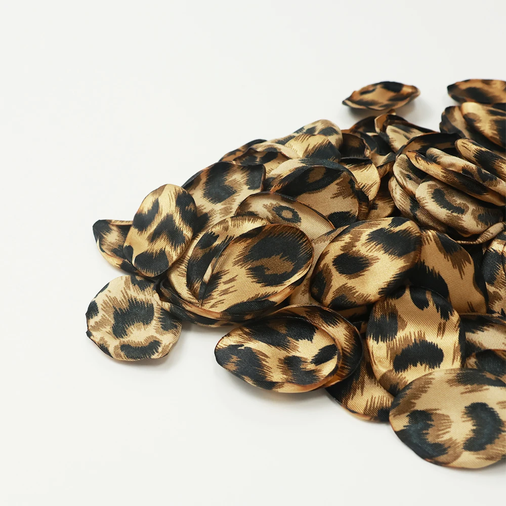 

100pcs Europea Artificial Flowers Silk Leopard Print Rose Petals Home Wedding Party DIY Decoration Supplies