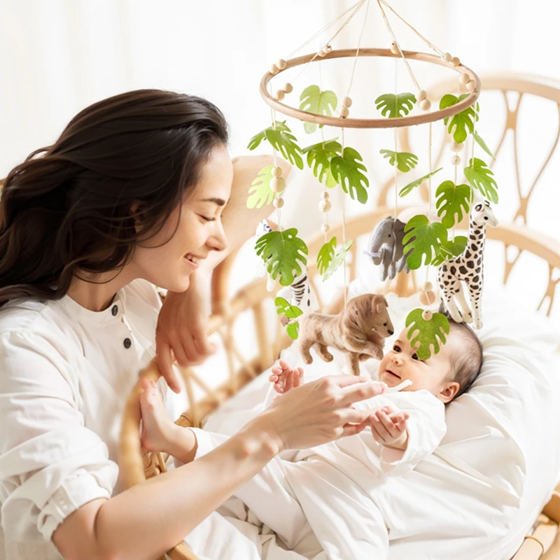 ورأى الكرتون الغابات الحيوان السرير جرس معلق سرير الطفل المحمول حشرجة الموت قوس خشبي لعبة المحمول لمدة 0-12 شهرا Newbaby دمية شخشيخة