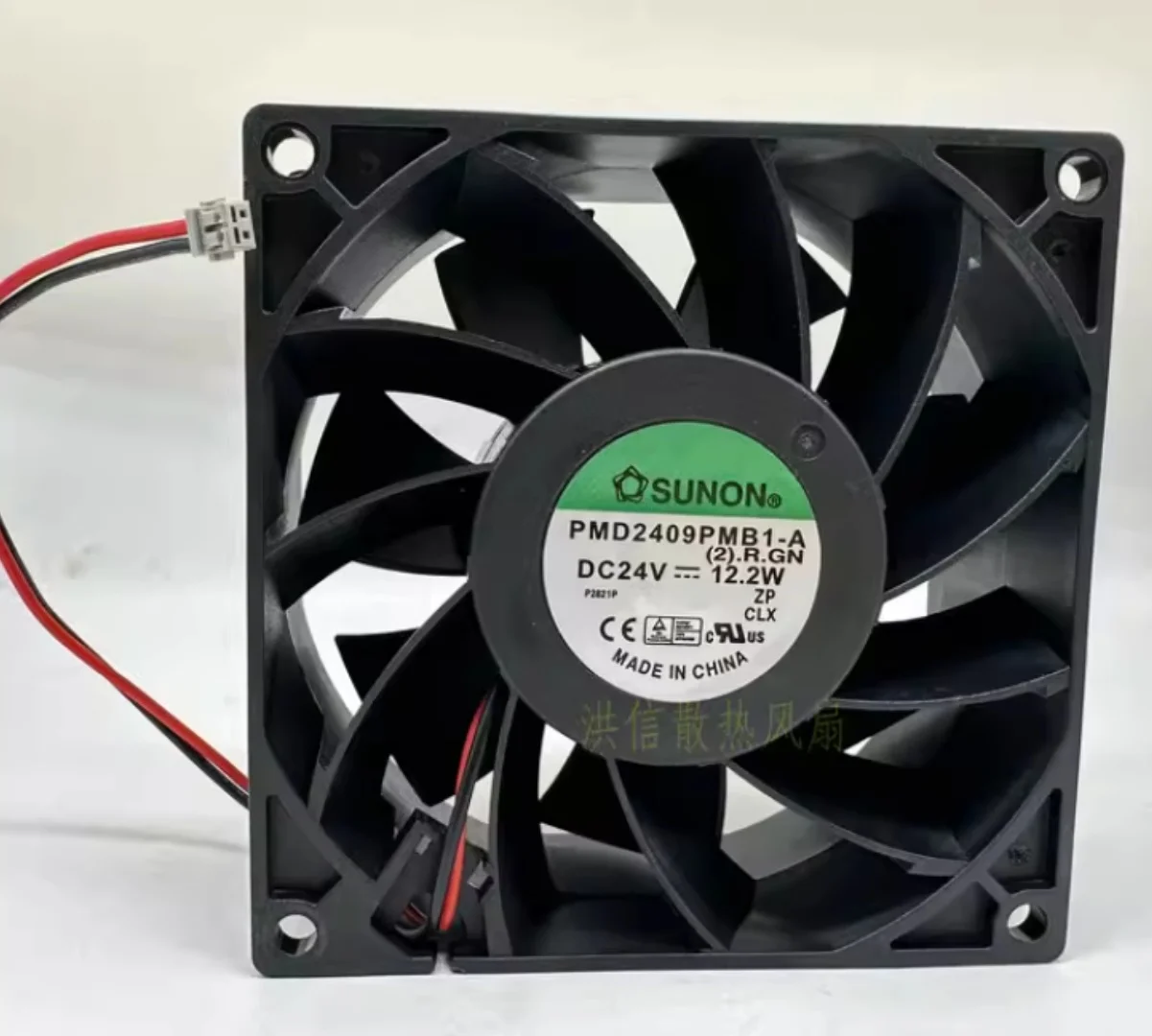 

PMD2409PMB2-A 24V 9,6 W 90*90*38MM 3-линейный охлаждающий вентилятор