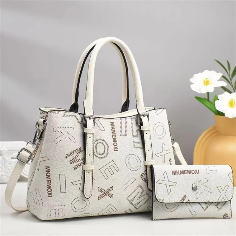 

Vintage Style Crossbody Bag In Distressed Leather With Long Fringe Details For Bohemian Look