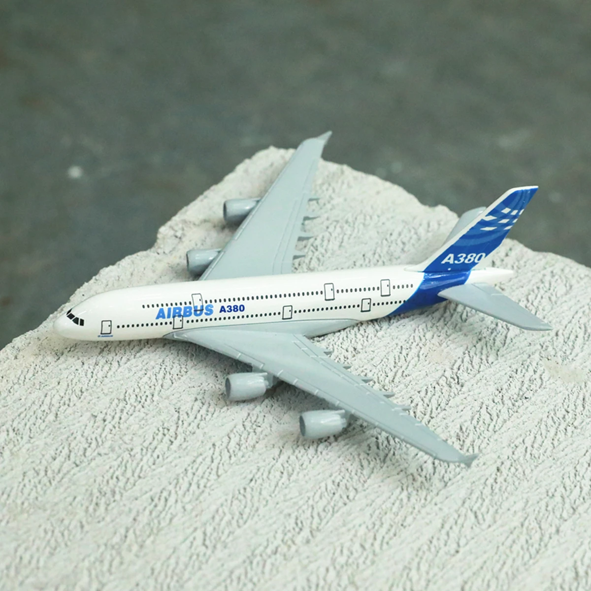 Scale 1:400 Metal Aircraft Replica Airbus A380 Neo Airplane Diecast Model Aviation Miniature Boy Kid Xmas Gift Toy