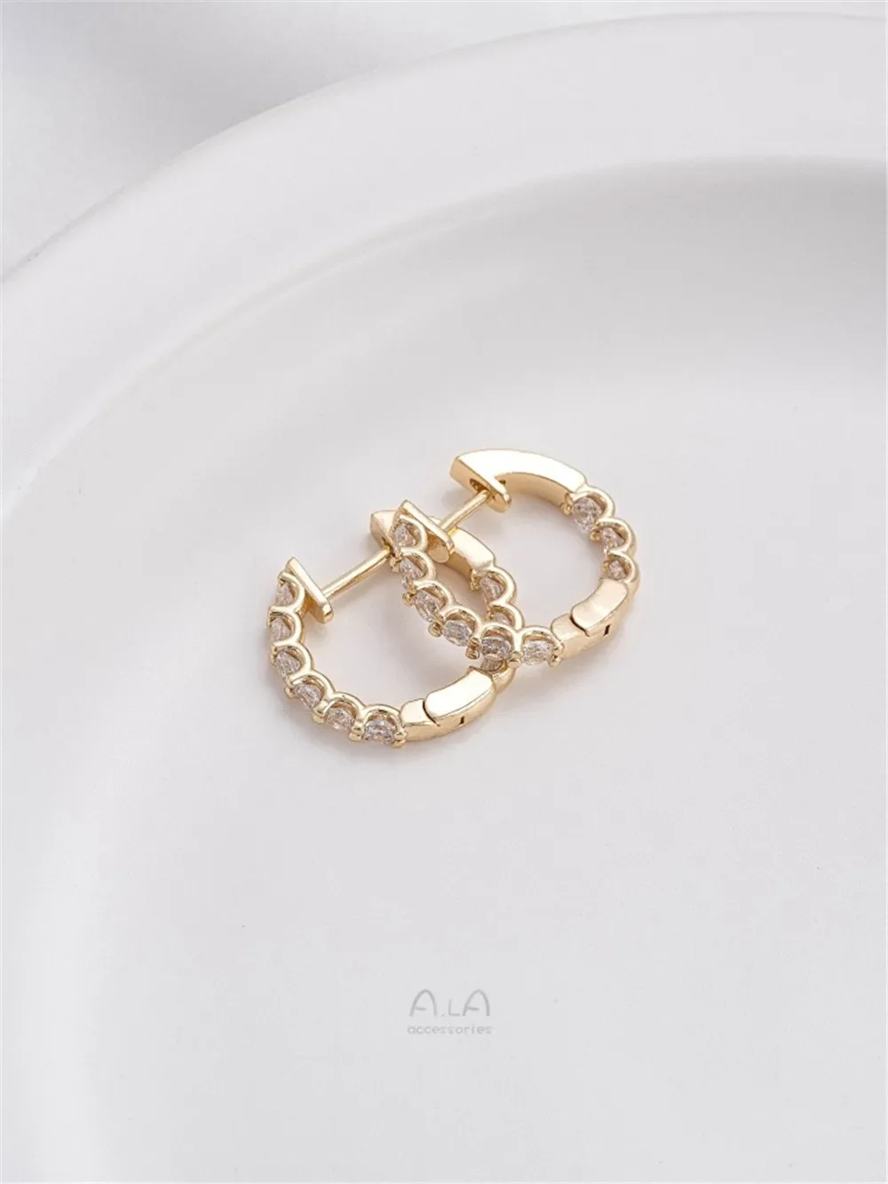 

14K Gold Inlaid Zircon Earrings, Korean Temperament, Simple and Fashionable Women, Exquisite Earrings E338