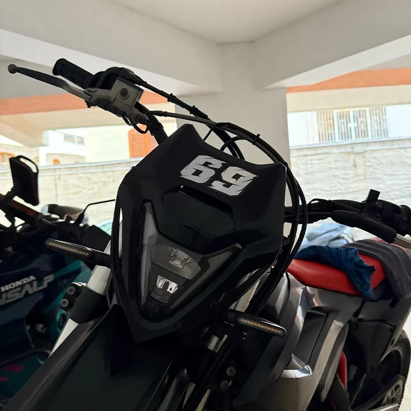 1 قطعة رقم 0123456789 دراجة نارية ملصقات مقاوم للماء DlY دراجة نارية خوذة خزان الوقود الجبهة هدية صندوق العالمي شارات الفينيل