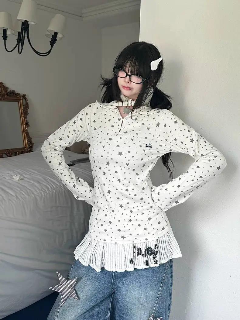 アメリカンスタイルの女性 Tシャツ秋のスターフルプリント翼フード付き長袖 Tシャツ甘いスパイシーなスリムフィットベーストップ