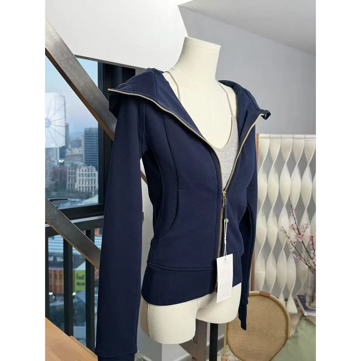 Retro American White Grey Hooded Cardigan Women's Yoga Top Spring Autumn Fashionable Outerwear Breathable Long Sleeve Zipper