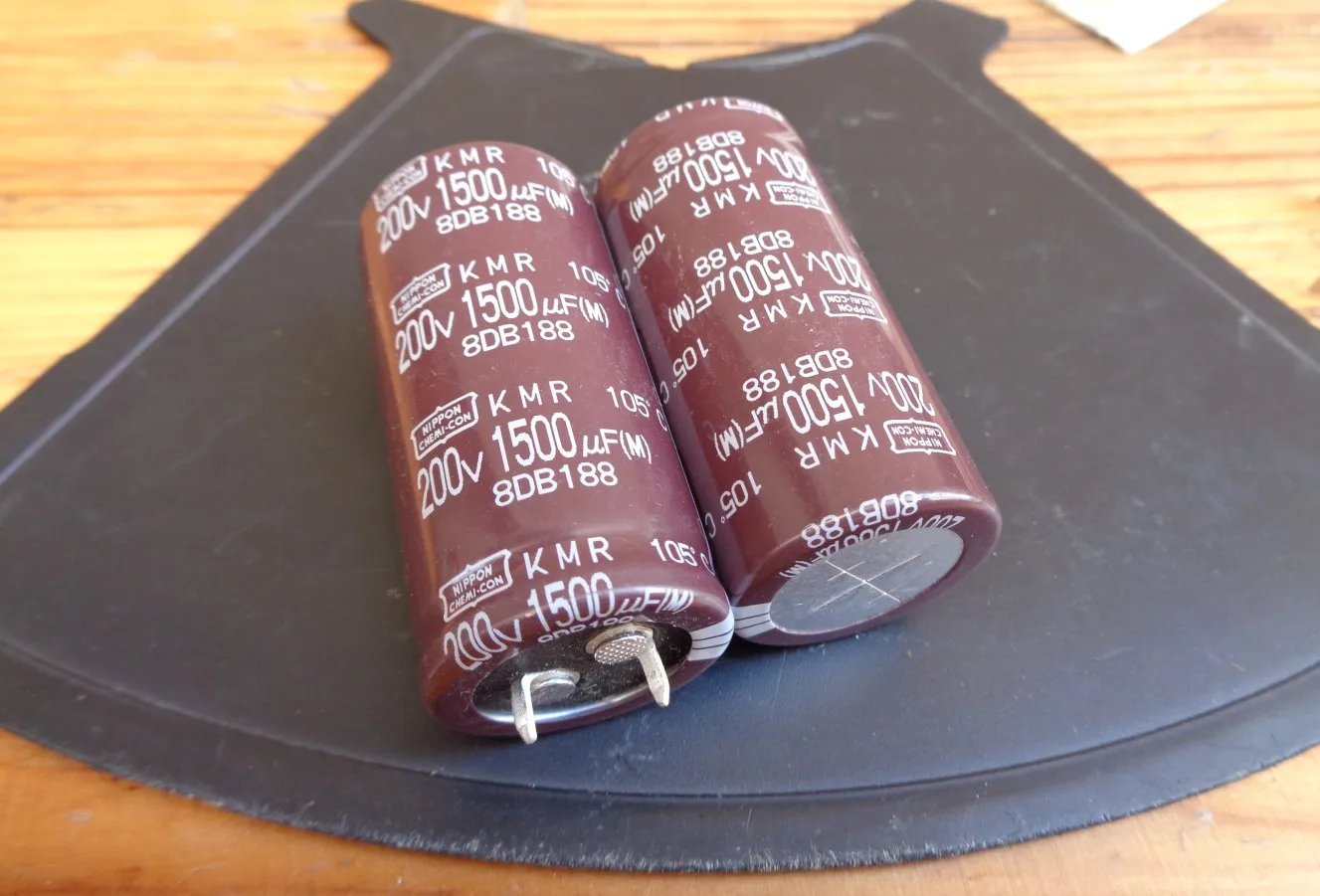 4pcs/lot Japanese original NIPPON KMR series 105C filter aluminum electrolytic capacitor free shipping free shipping