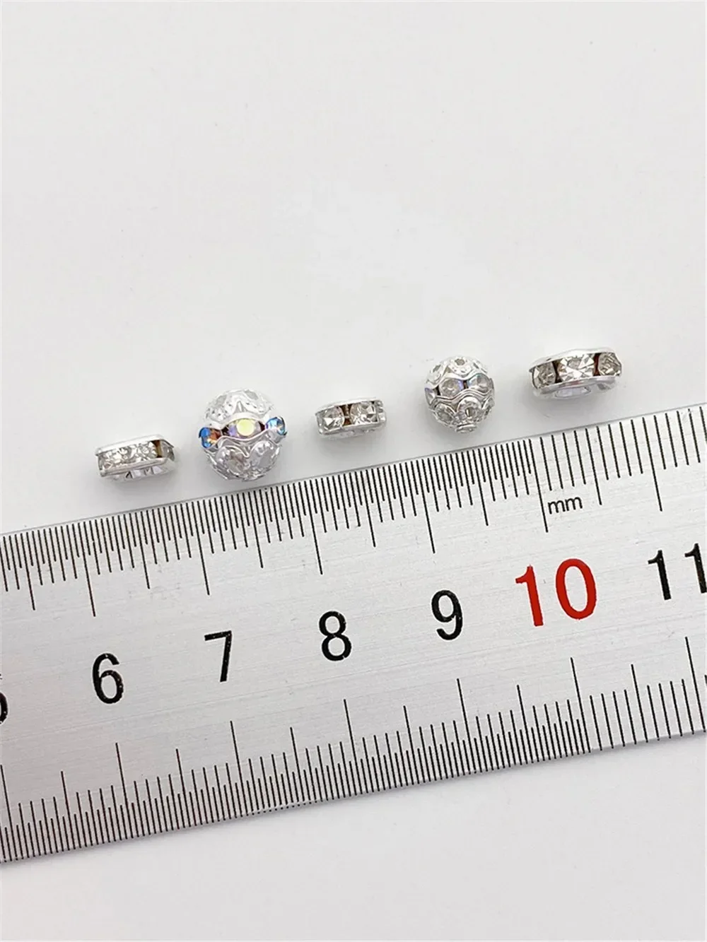 Silber Diamant-verkrustete Hohle Blume Ball Quadratische Partition Perle Runde Perle Lose Perlen Handgemachte DIY Armband Material Accessori