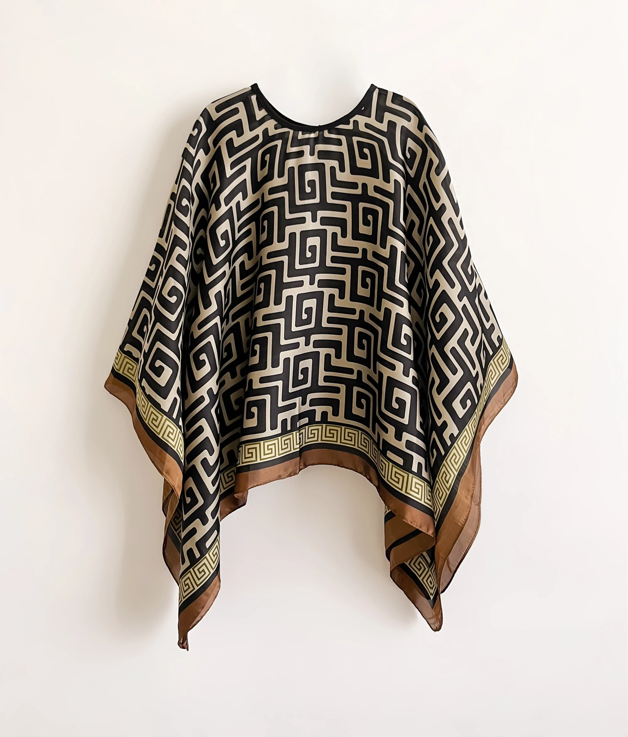 2025 neue 110x110 cm Luxus Marke Designer Pullover Schal Druckkopf Große Taschentuch Hijab Schal Frauen Halstuch Foula