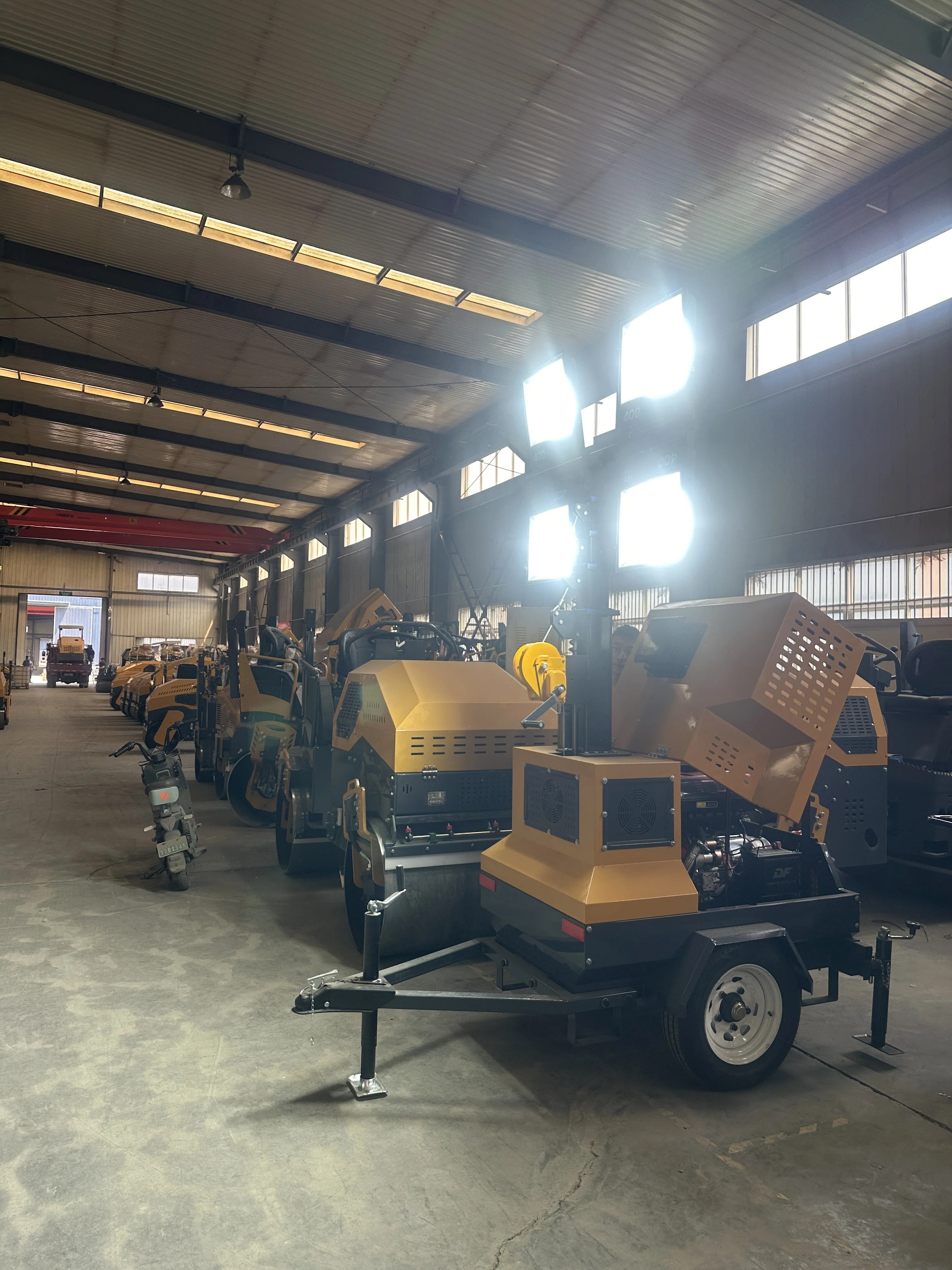 Factory Sale 7m Vertical Lifting Mobile Light Tower LED Lamp for Mining Site Highway Repair Night Working Illumination