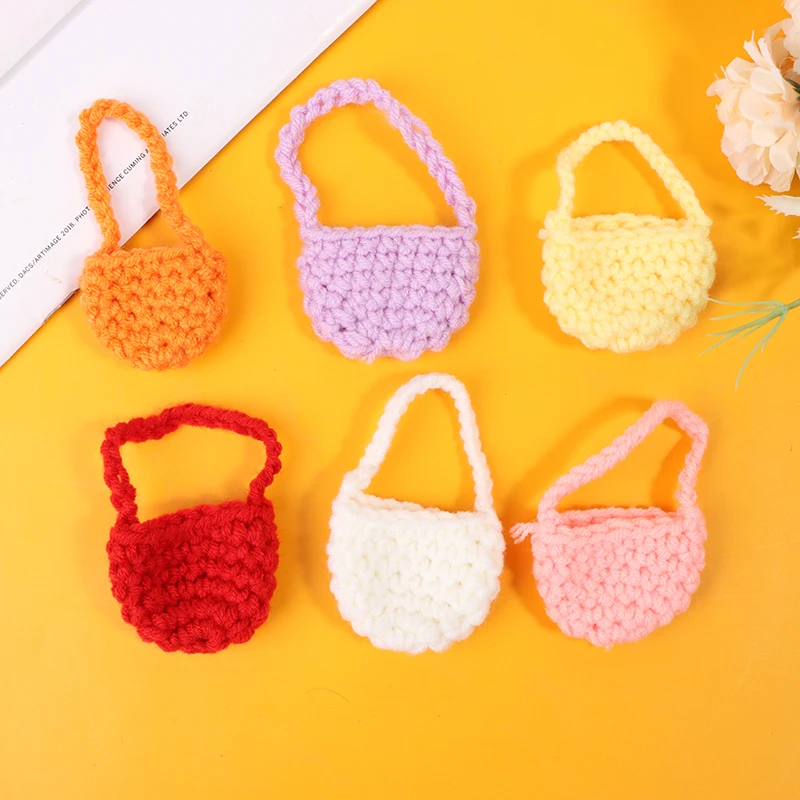 1PC 1/12 Dollhouse Woven Plush Shoulder Bag Dollhouse Mini Crossbody Bag Handbag For Dolls Dress UP Aceessories