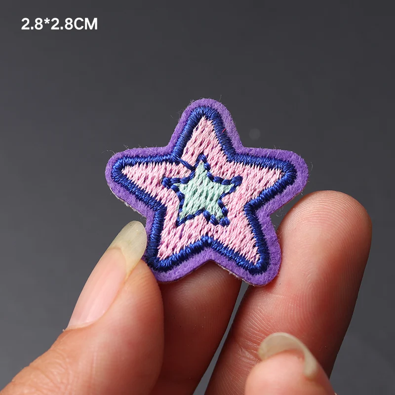 Cinco Pontas Estrela Bordados Patches, Tamanho 2.8x2.8cm, Saco, Jaqueta, Jeans, Desenhos Animados, Ferro On Parch para Roupas, Adesivo de Cola Pequena