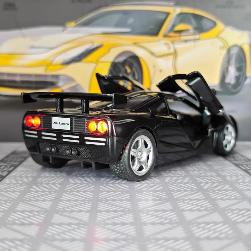 1:32 Simulation McLaren F1 Alloy Car Model doors and the front hood and trunk door can also be opened suitable for collection