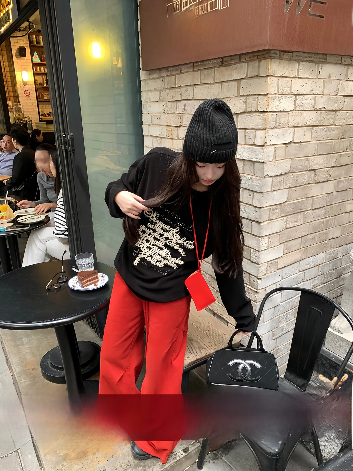 

Женская зимняя новинка: свободная футболка с длинным рукавом и вышивкой, круглый вырез, для молодых девушек