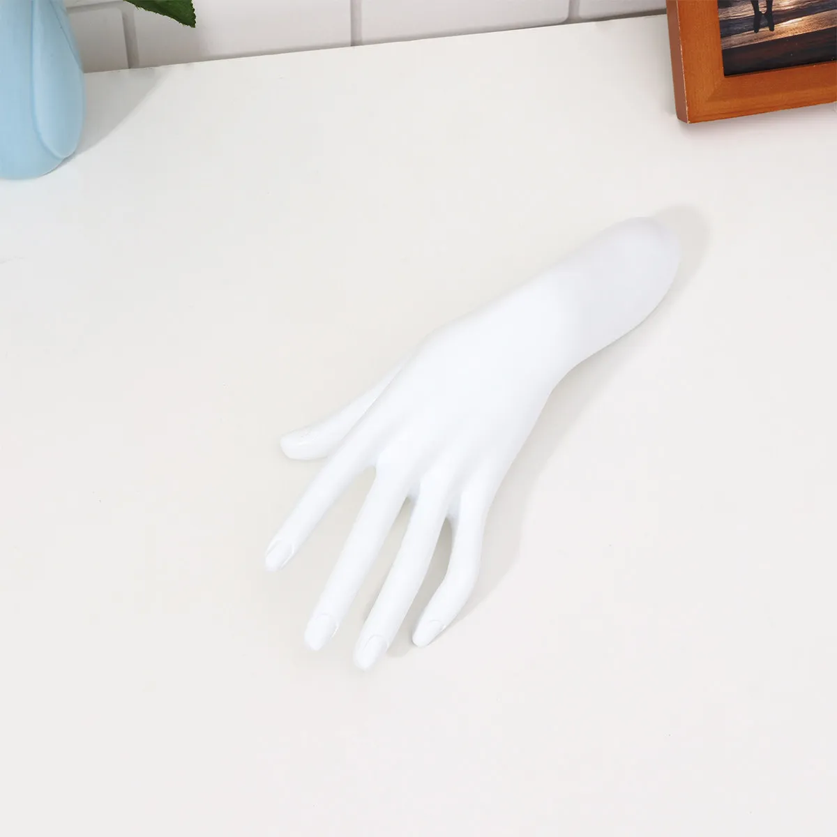 

Golden Resin Jewelry Display Stand Hand Shape Bracelet Watch Organizer Rack Desktop Necklace Ring Display Rack for Shop Home