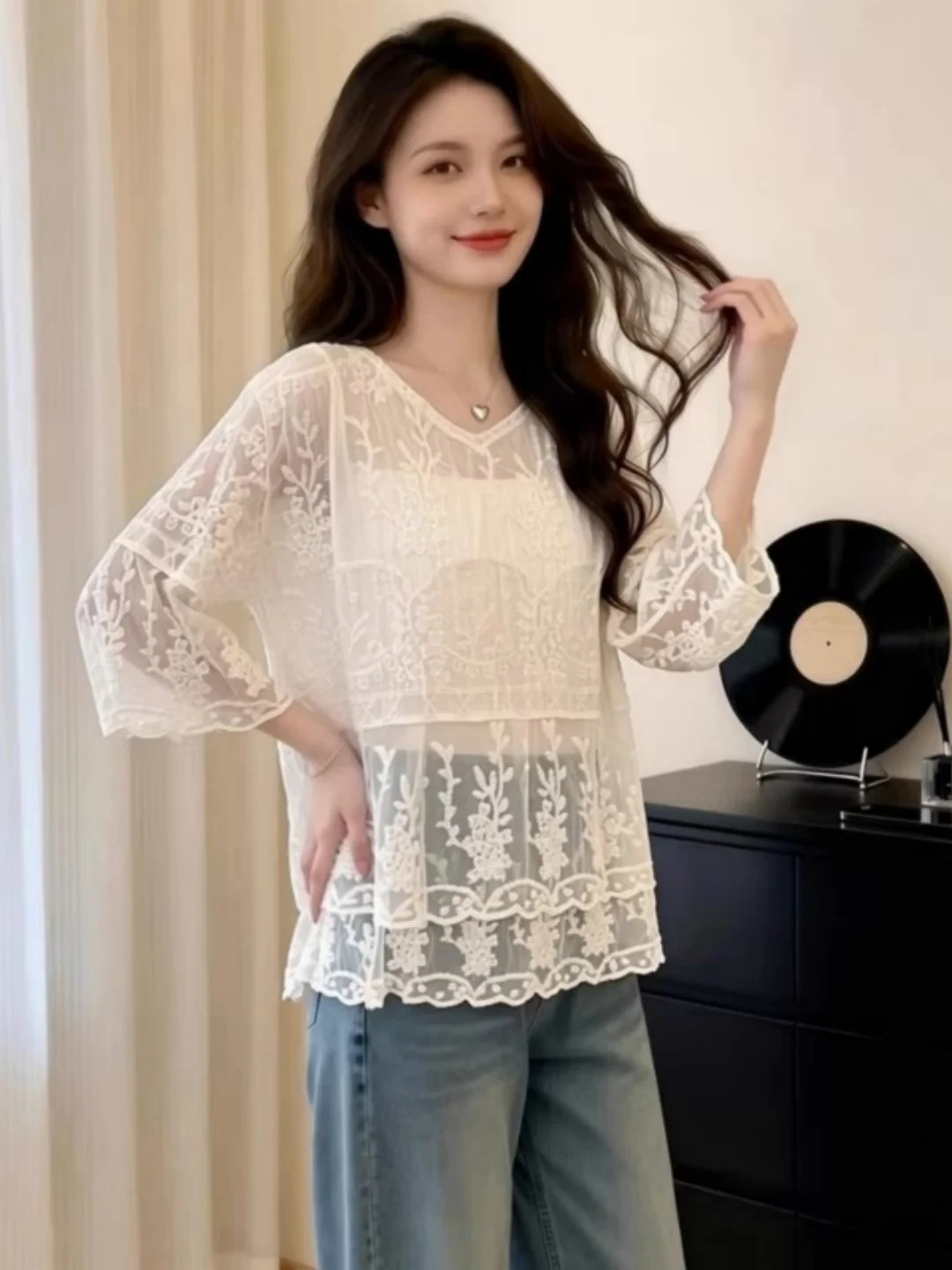 Lace Shirt Hollow out V-Neck Splice Mid-Length Sleeveless Women's Summer Casual Style Loose Fit Floral Print Sunshade Cover up