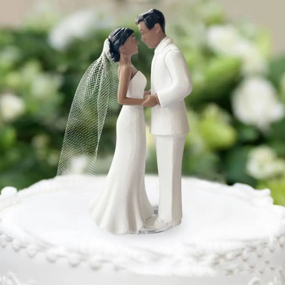 

Anniversary Decoration Couple Wedding Cake Topper White/Black Creative Cake Toppers Dolls PVC Elegant Bride & Groom Figurines