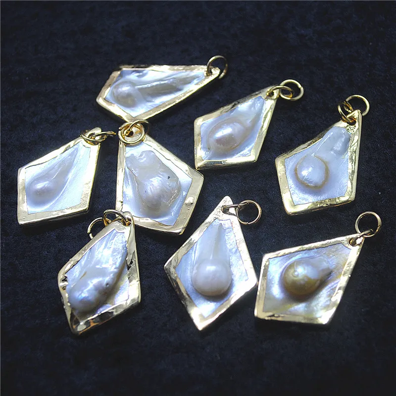 2PCS Nature Shell Pendant Mother Of Pearl For Women's Necklace Making Findings Good Selling Three Types Of Choice Free Shippings