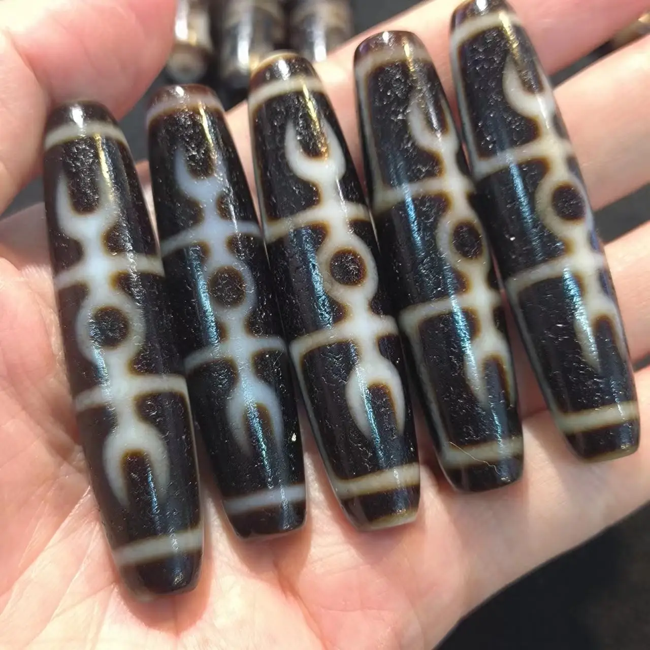 1pcs/lot natural agate dzi Black brown Weathered horseshoe pattern Accessories jewelry archaic bead Rare varieties amulet diy