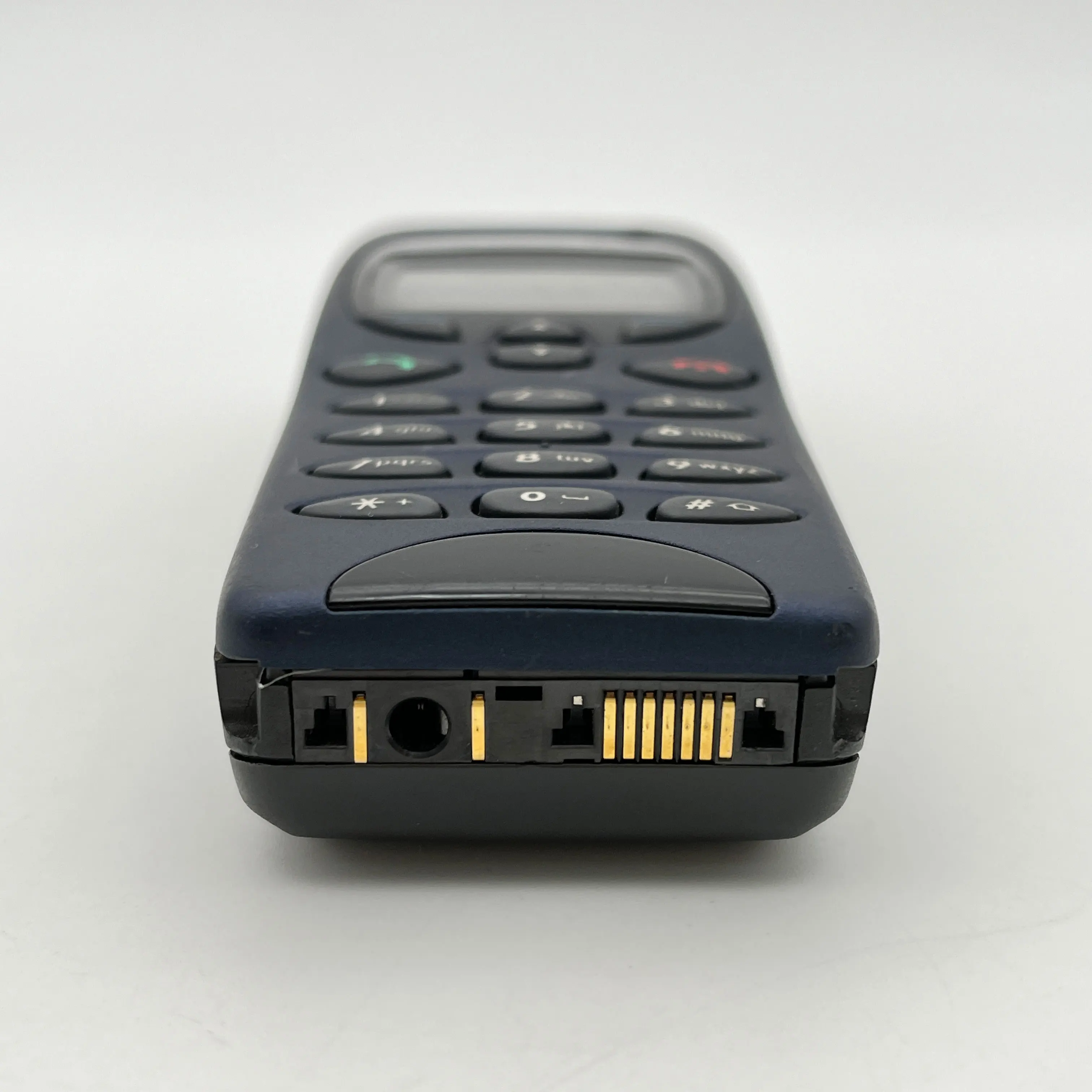 لوحة مفاتيح إنجليزية أصلية غير مقفلة 6150 بشريحة واحدة GSM 900/1800 مصنوعة في فنلندا #4