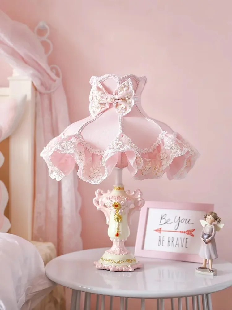 

European style warm and lovely children's room girl girl heart princess pink desk lamp bedroom bedside lamp 3-speed dimming