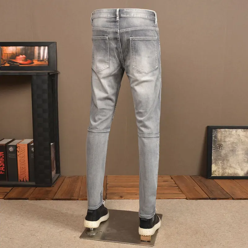 Celana Jeans pria mode jalan, celana Jeans Denim melar Slim Fit Retro, celana pensil pengendara sepeda motor desainer tambalan untuk pria