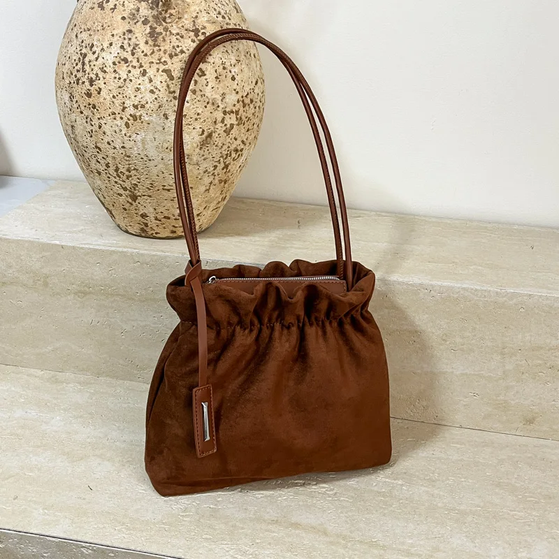 

Classic Leather Tote Bag For Ladies With Shoulder Strap Elegant And Popular Design From Famous Brand