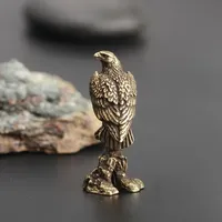 Small Creative Craft Eagle Statue Miniature Sculpture Retro Copper Bird Statue Suitable for Indoor Home Office Desk Decoration