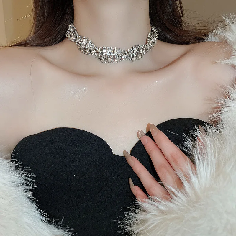 

DUTRIEUX Fashion Silver Color Geometric Crystal Choker Necklaces Screw Rhinestone Necklaces for Women Party Statement Jewelry