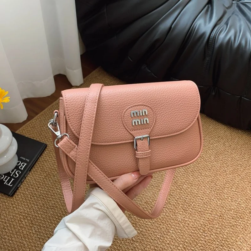 

Unique Trendy Messenger Bag Crossbody With Letter Logo Fashionable Women Minimalist Leather Large Capacity Solid