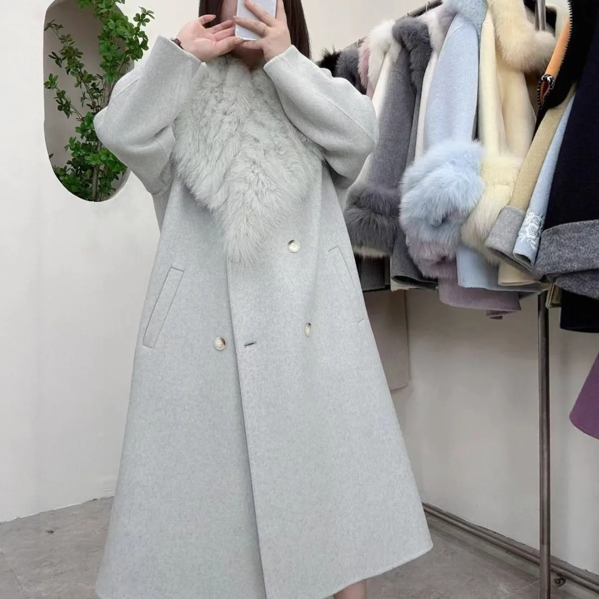 เสื้อโค้ทผ้าขนสัตว์ผสมแคชเมียร์สองด้านสำหรับผู้หญิง BJTZ 2025 แต่งขอบด้วยขนสุนัขจิ้งจอก เสื้อคลุมทรงเทรนช์สุดหรูสำหรับฤดูใบไม้ร่วงและฤดูหนาว ให้ความอบอุ่นอย่างมีระดับ