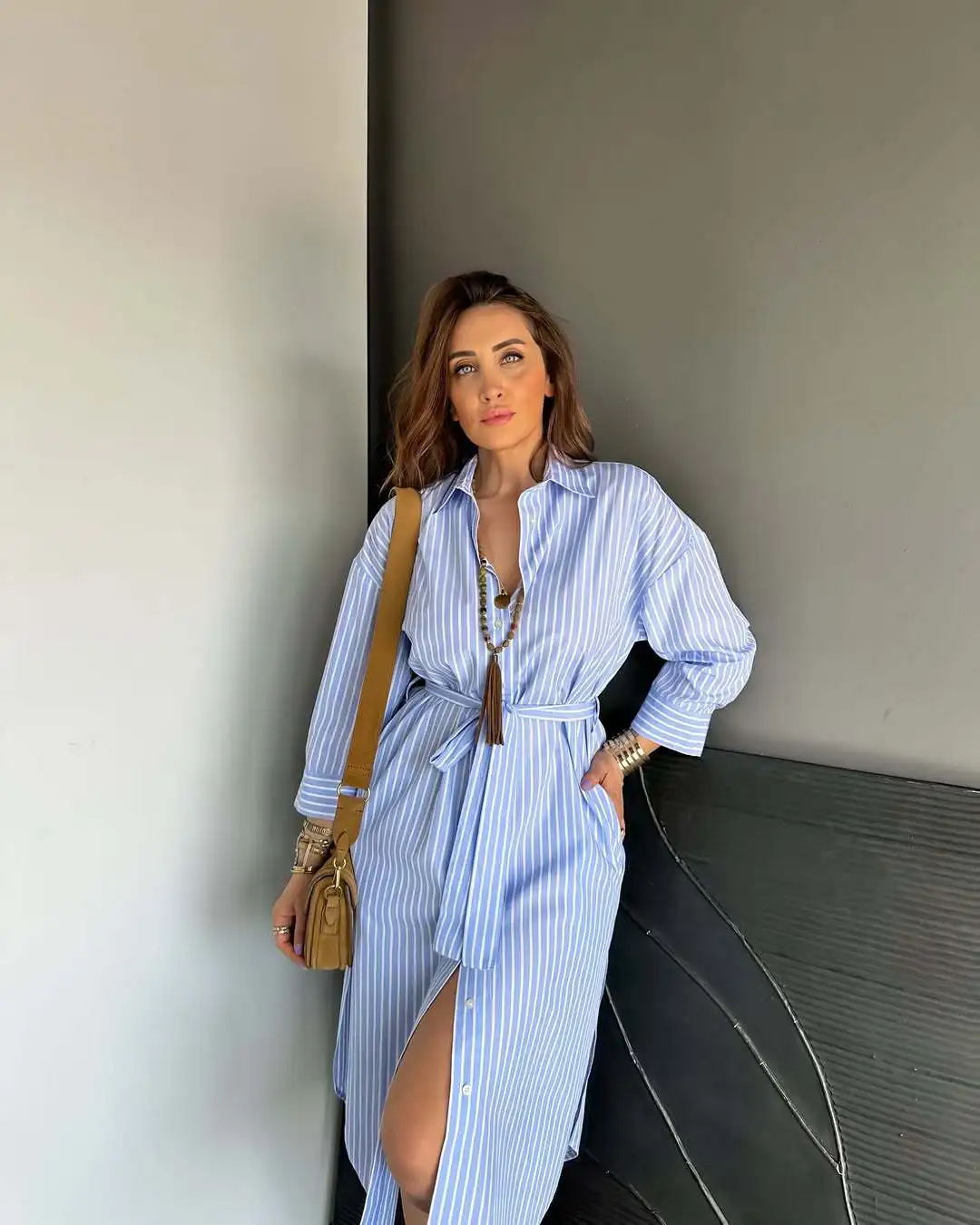 جديد شريط الدانتيل يصل قميص فساتين الربيع النساء التلبيب طويلة الأكمام طول الركبة فستان الصيف عالية الخصر فضفاضة واحدة الصدر فستان