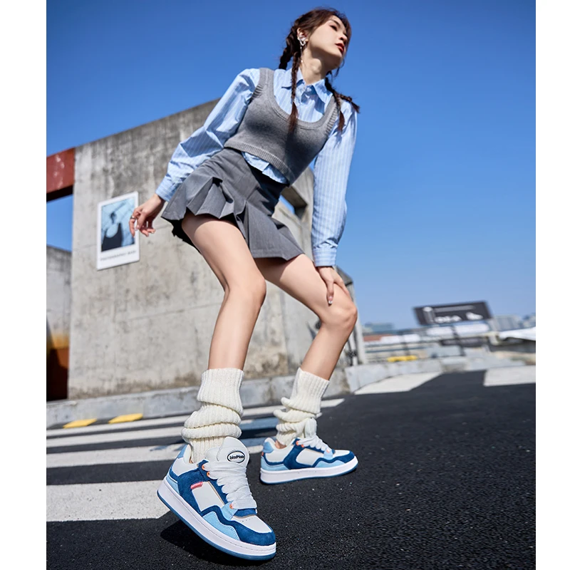 Fashionable New Style Men's and Women's Couple Outdoor Walking Shoes Comfortable Non-Slip Flat-Sole Sports Casual Shoes