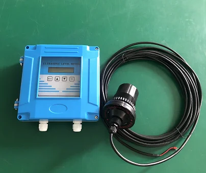 LM040-100-F Split ultrasonic level gauge sensor