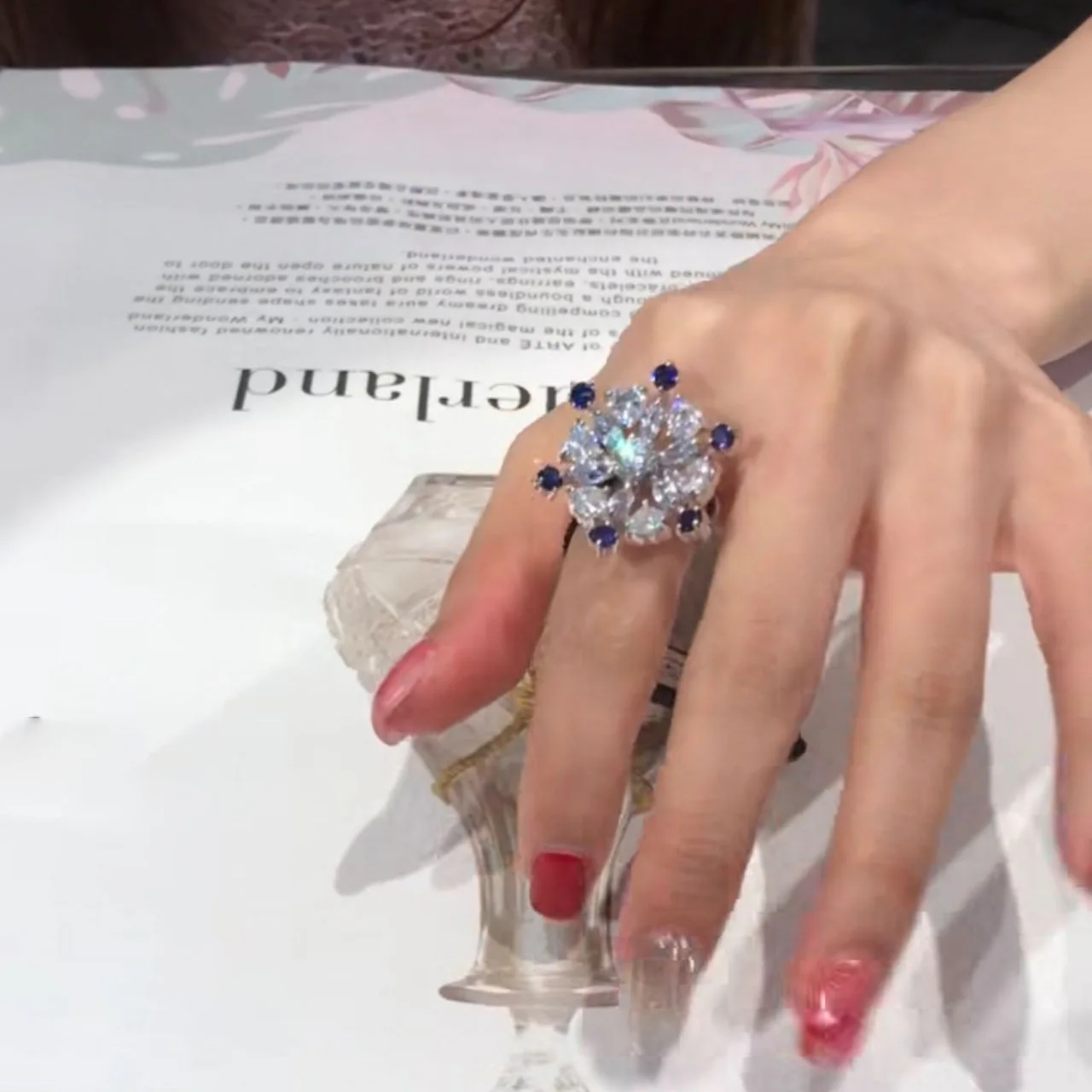 Inspiration Charm Diamonds Inlaid Exquisite Blue Snowflake rings for women Light Luxury Ring Adjustable Banquet Jewelry Gift