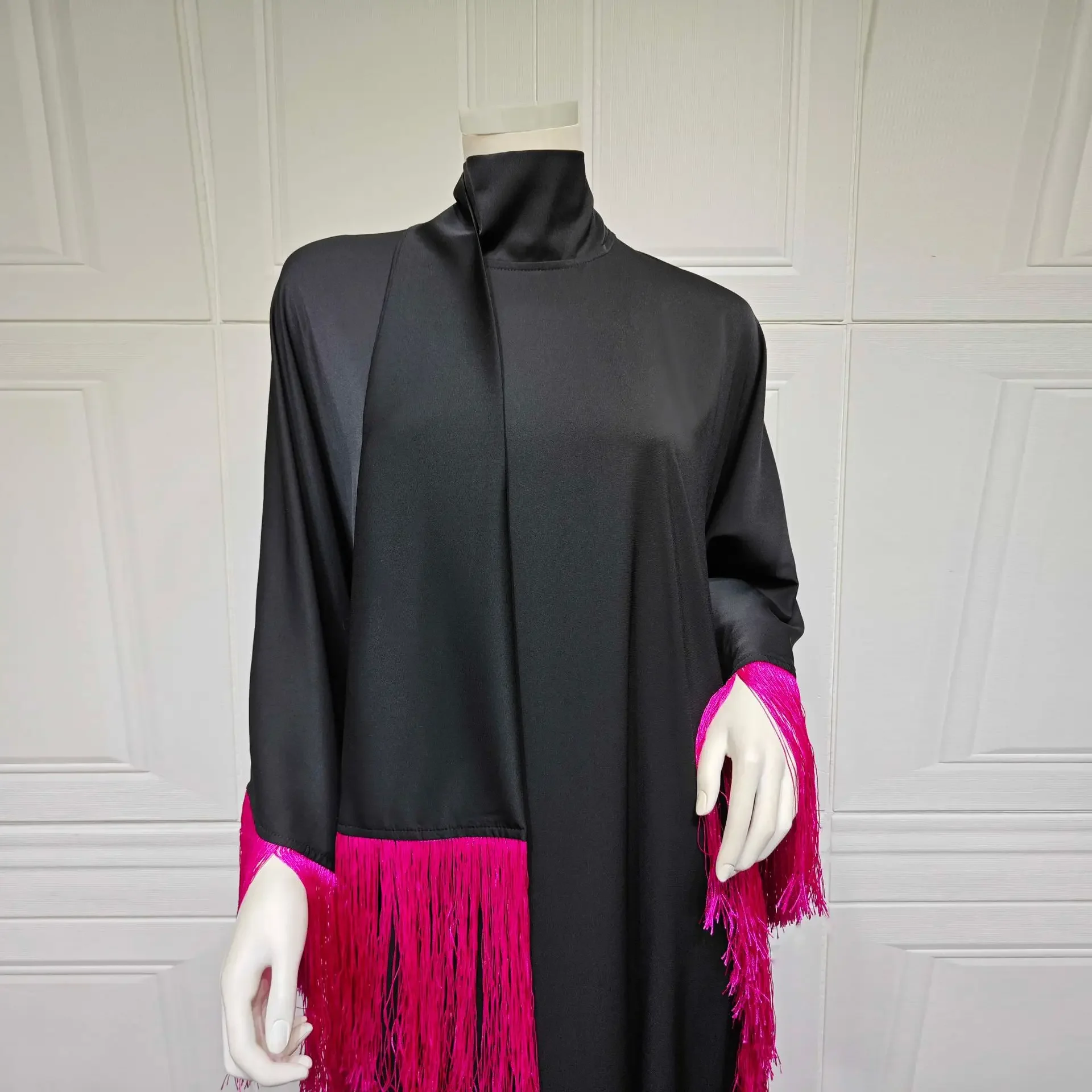 Frauen Fledermaus Ärmel Fransen Kaftan Neue Nahen Osten Robe Muslimischen High Fashion Kleid Quasten Abaya Robe