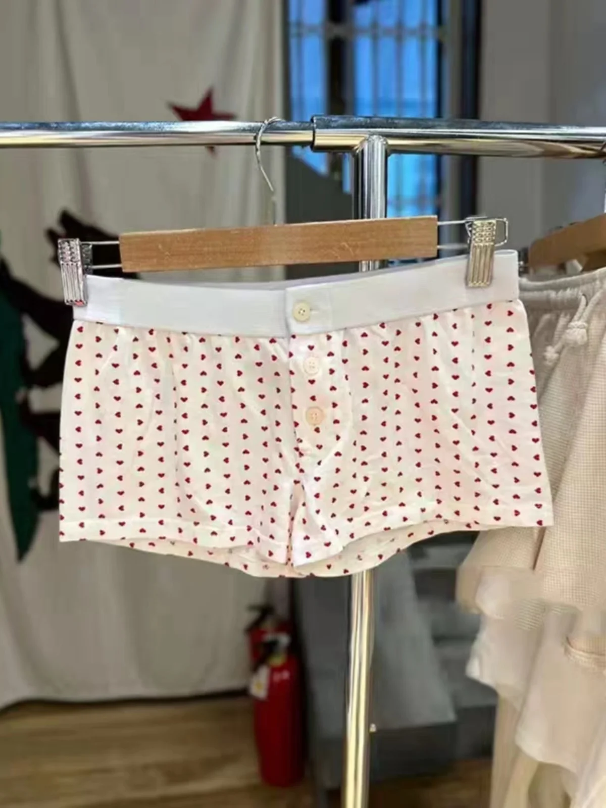 

Американские облегающие шорты с цветочным принтом, средней посадкой, утягивающие живот, тонкие, спортивные, из хлопка, повседневные, для женщин