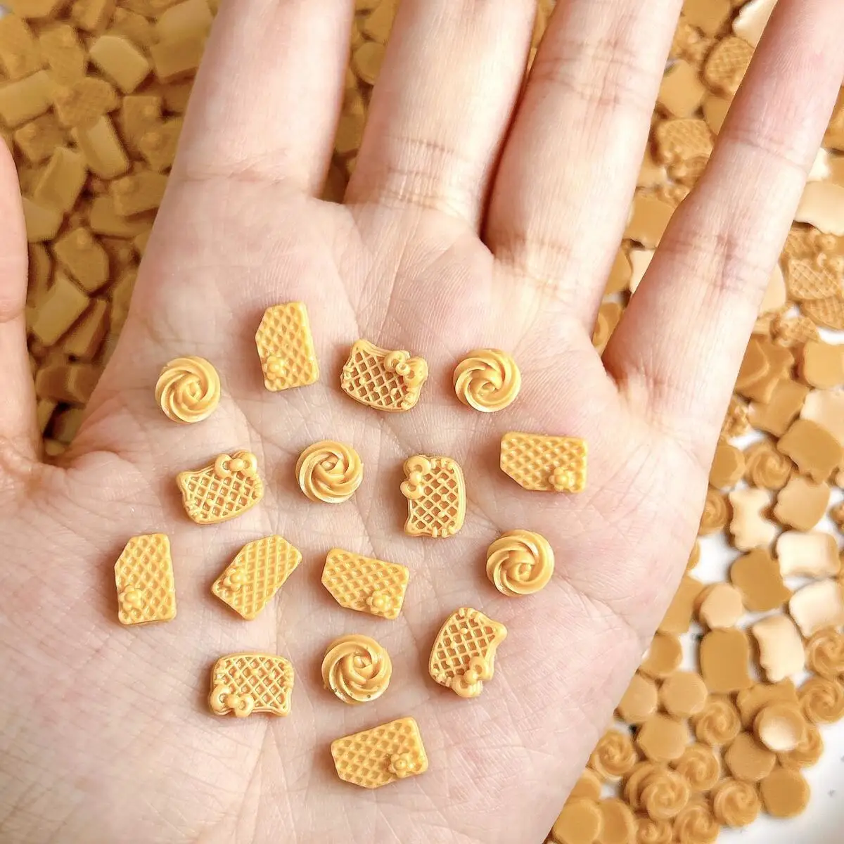 50 Uds. De galletas con muescas creativas y luminosas, decoraciones artísticas para uñas de resina, bonitas galletas con cabeza de gato de Color sólido, dijes para uñas, piezas para uñas DIY