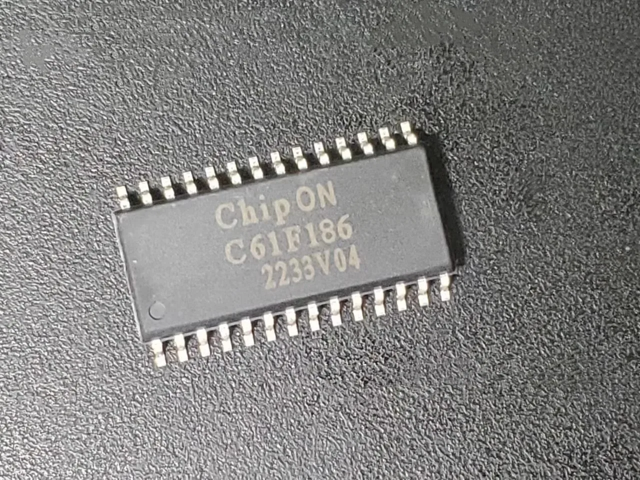 C61F186 SOP-28 replace PIC16F886-I/SO 20pcs