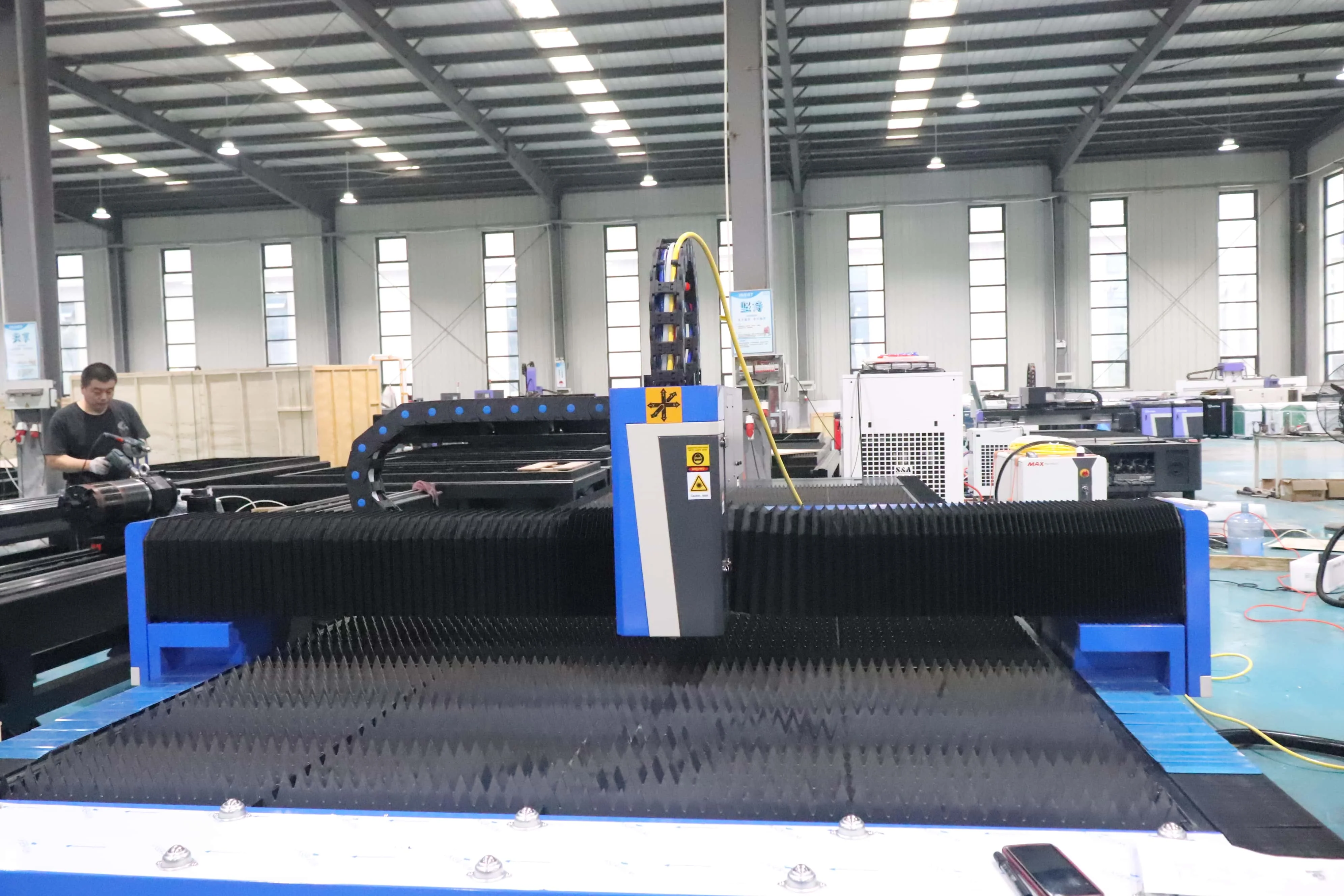 Máquina de Corte a Laser de Fibra de Alta Precisão 6020 6000w 12000w 20000w 20kw Máquina de Corte a Laser CNC Cortador de Plasma