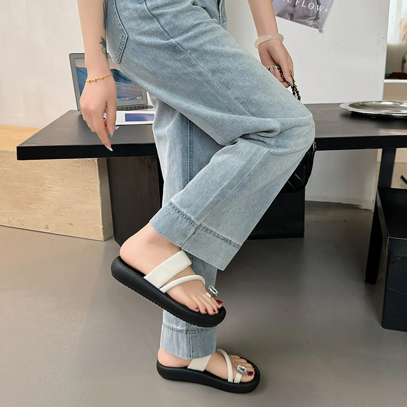 2024 Summers Women Slippers Fashion Female Elegant Clip Toe Flats Slides Shoes Ladies Casaul Outdoor Beach Sandalias Flip Flop