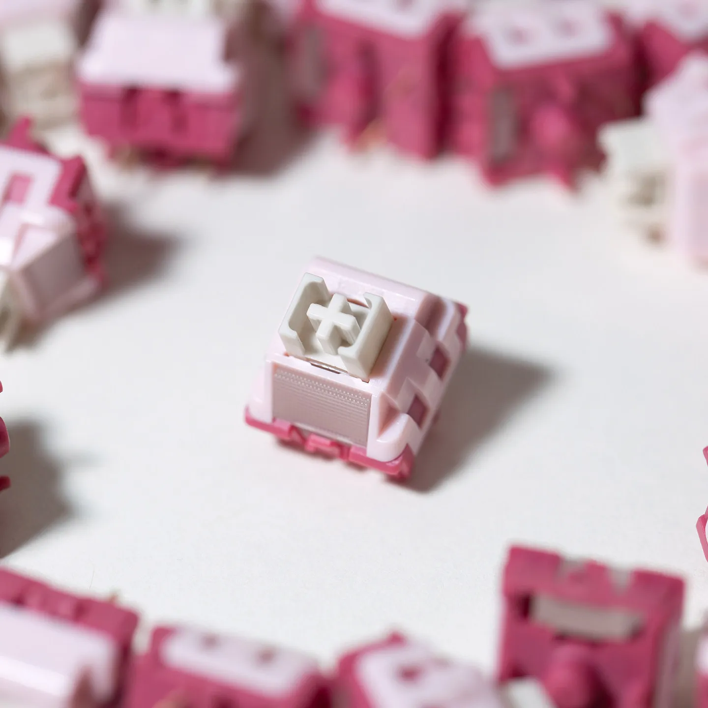 Pink Pink Silent Tactile Switch 38g Pre Lubed 5Pin POM Stem Hot Swap Mechanical Keyboard Switches for Custom Keyboard MX Gaming