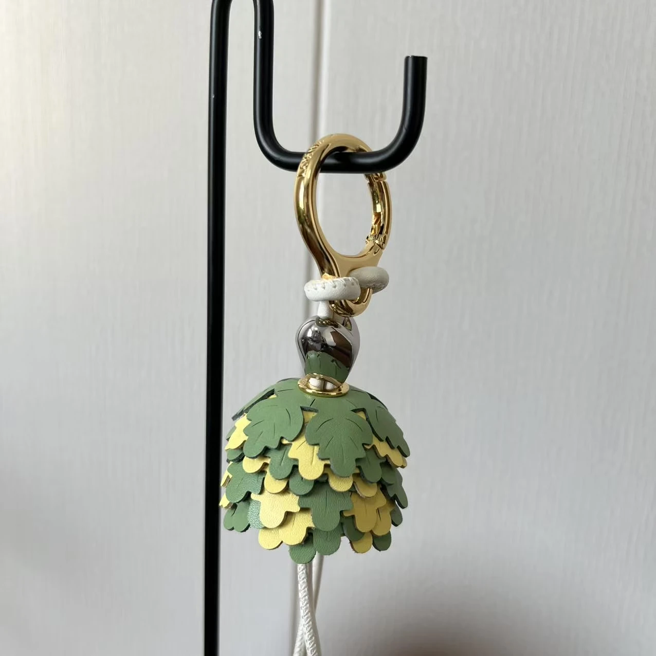 

Кожаный цветочный орнамент премиум-класса своими руками с металлическим брелоком для сумок через плечо, ключей и автомобильных украшений