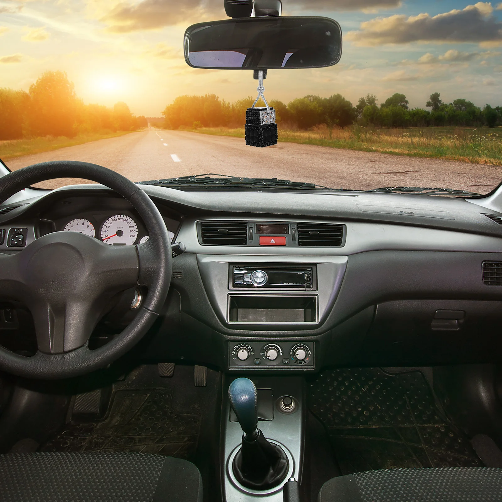 

Car Perfume Pendant Hanging Crystal Bottle Rhinestone Aroma Diffuser For Car Home Office Universal Rearview Mirror Accessory