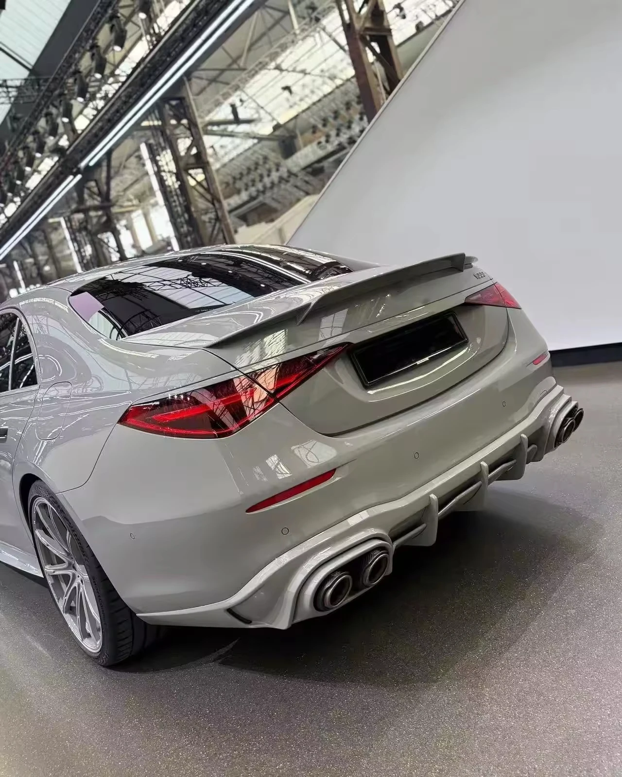 Classic Car Restomod Body KitsFor - W223 S-Class S63 E Carbon Fiber Body Kit BS Style Front Lip Diffuser Spoiler