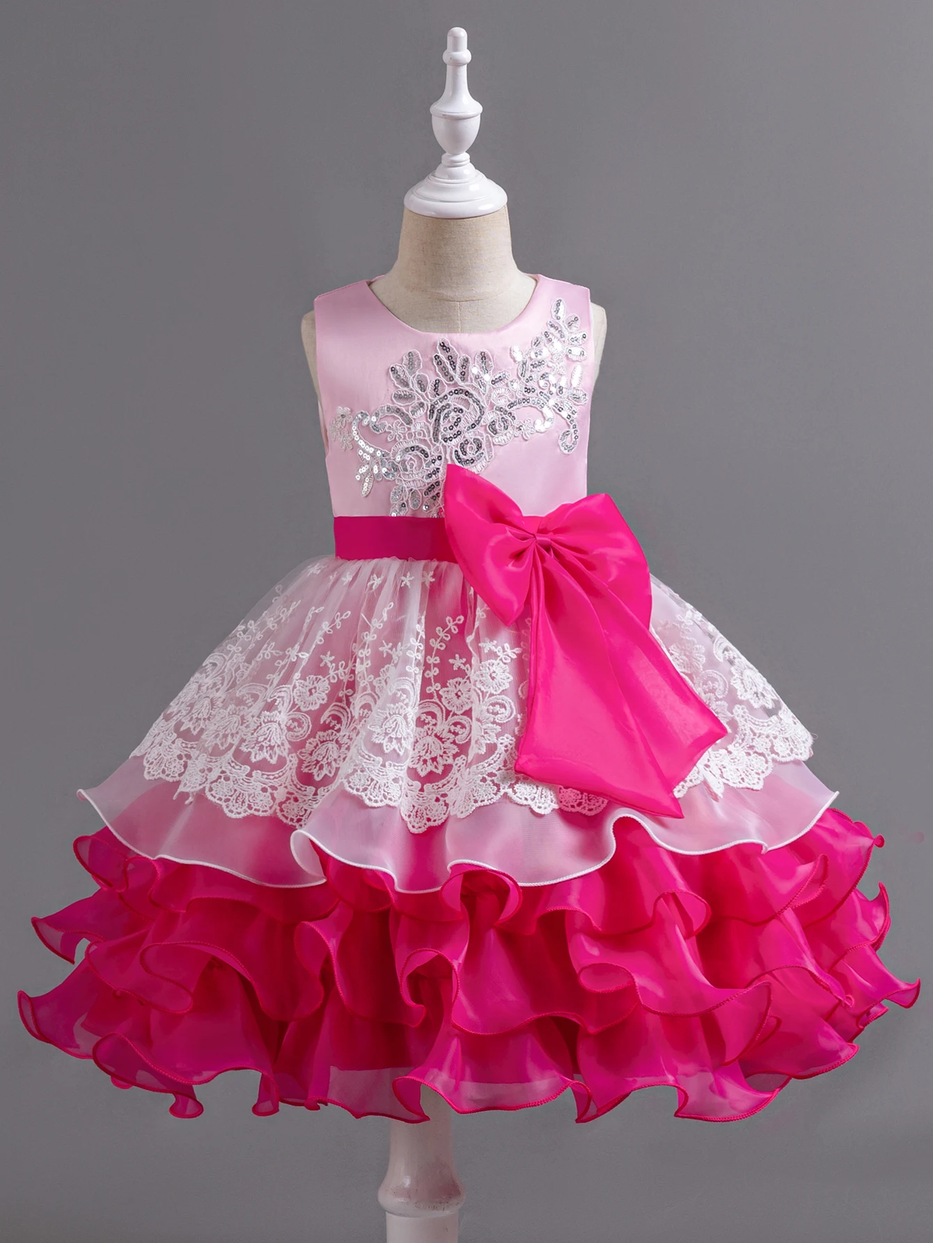 Cute rose bow girl multi-layer cake princess Dress suitable for casual wear on Children\'s Day outings