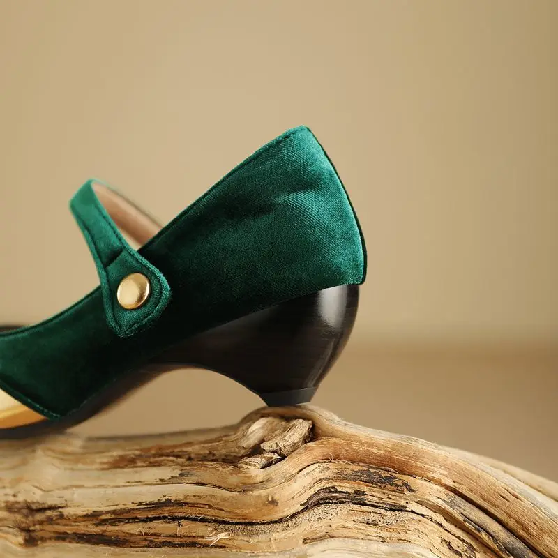 Girseaby 2025 novo design feminino bombas dedo do pé quadrado cunhas 5cm fivela cinta rebanho camurça cor misturada 32 33 46 47 48 sapatos de moda
