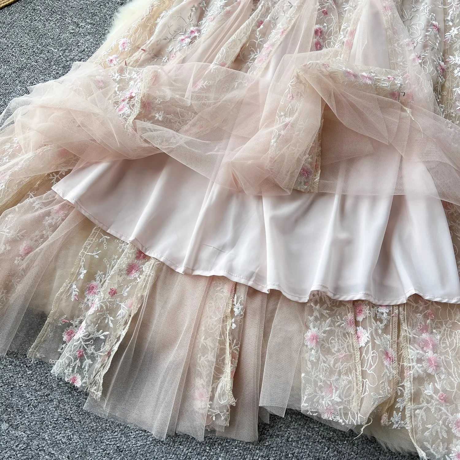 Runway Holiday Ruffles Mesh Tulle Floral Print Long Dress Women\'s Flare Sleeve Pearl Belt Embroidery Evening Party Vestidos Pink