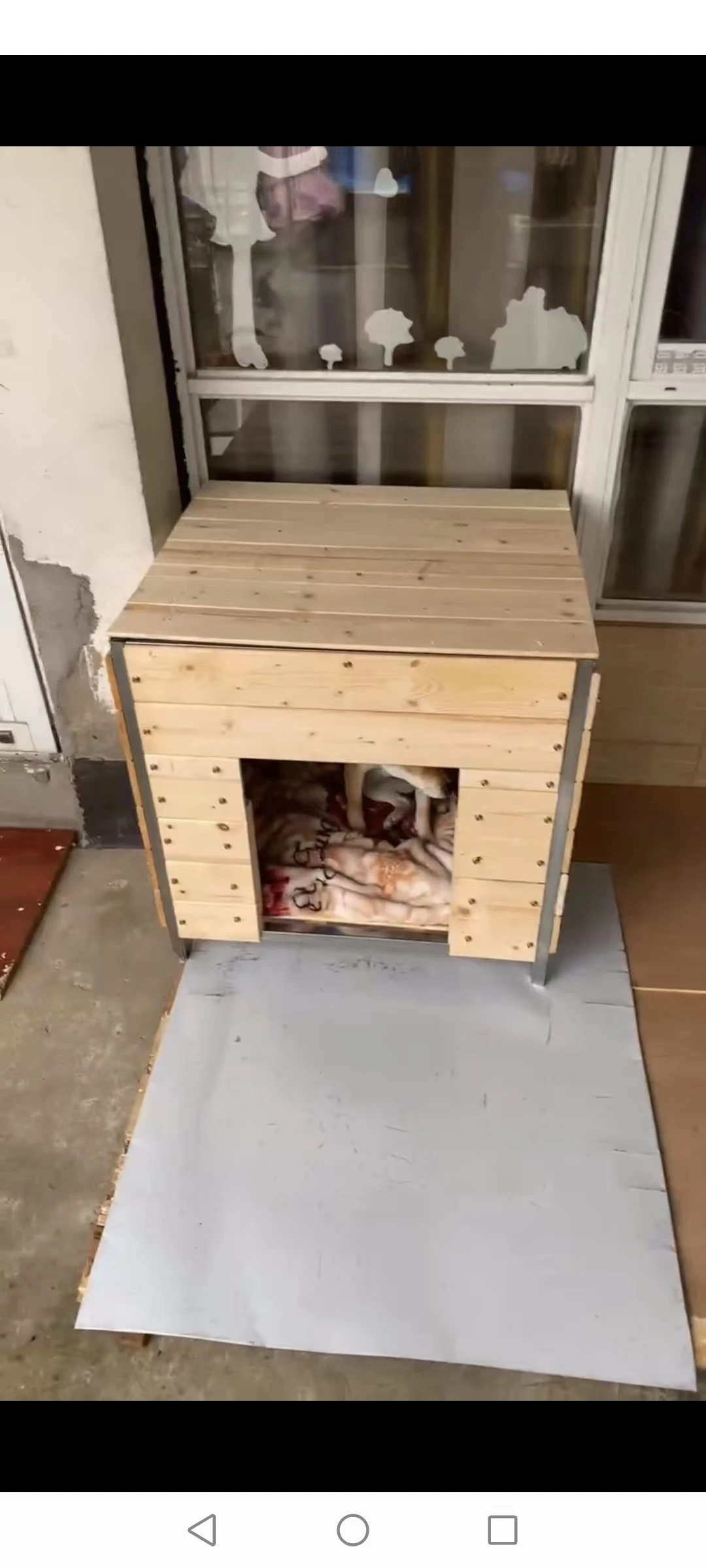 

Настраиваемая уличная будка из цельного дерева, водонепроницаемая и непромокаемая, уличная будка для собак, пасторальный сельский дом, универсальная в всех сезонах